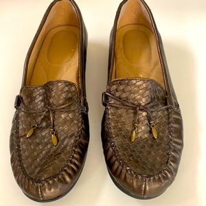 Mootsie Tootsies copper brown loafer 9.5